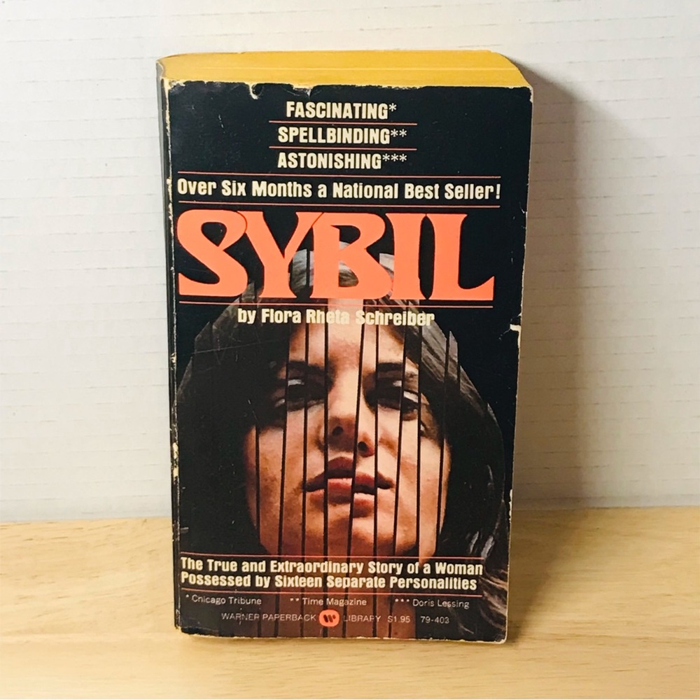 1976 Sybil: The True & Extraordinary Story of a Woman Possessed Paperback Book